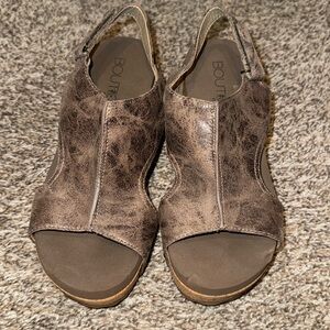 Corkys boutique wedge size 7